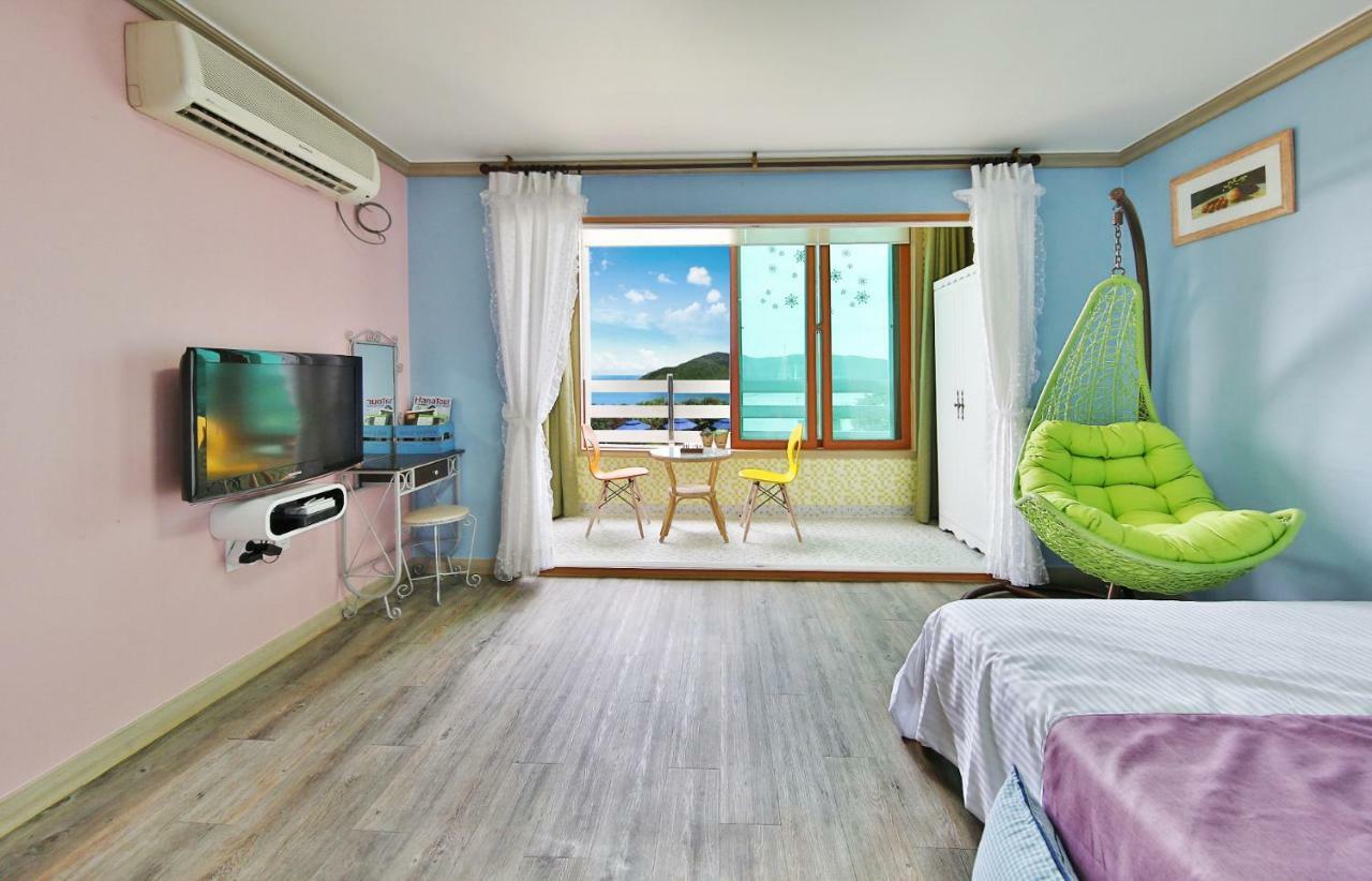 Tongyeong Paper Island Pension Exteriör bild