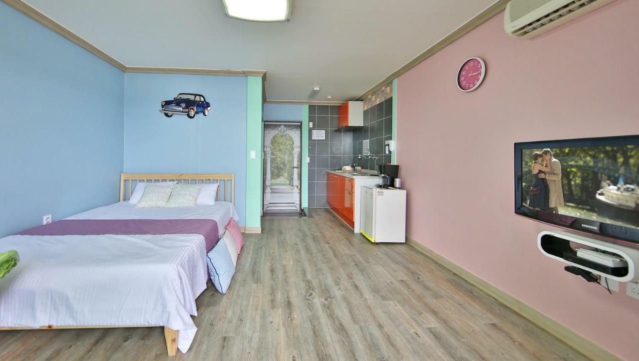 Tongyeong Paper Island Pension Exteriör bild
