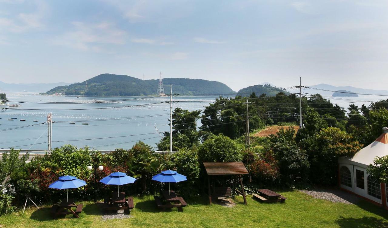 Tongyeong Paper Island Pension Exteriör bild